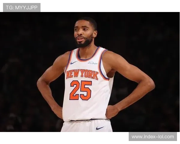 迈克·布朗迎执教首秀面对旧主骑士展现新战术挑战