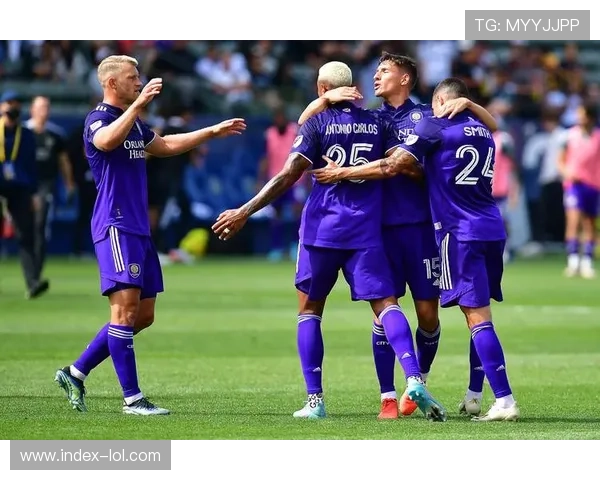 奥兰多城举办退役球员聚会 前辈分享宝贵经验