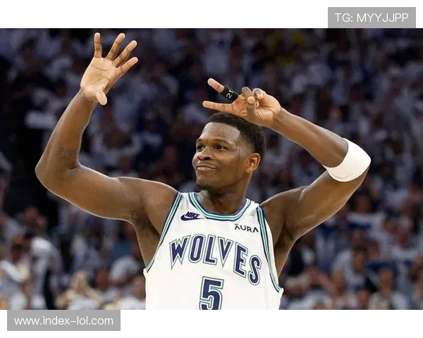 狼队主帅爱德华兹称客战曼联创造不少良机，平局是进步